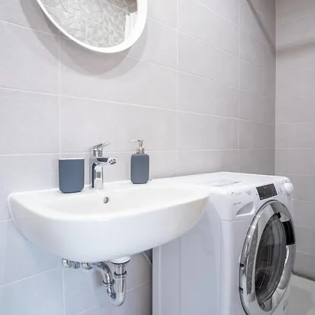 Spacious Mustamaee - Free Parking Таллин