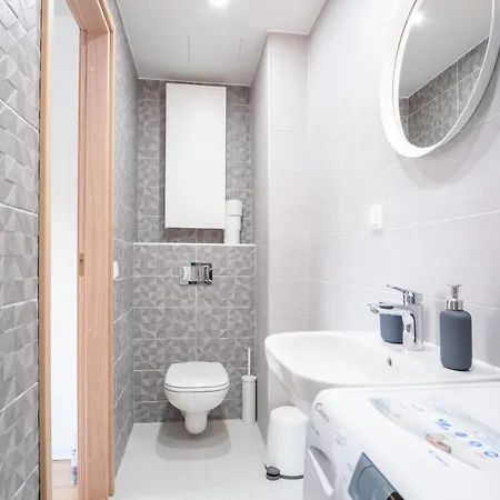 Апартаменты Mustamaee Next To Shops & Cinema - Free Parking Таллин
