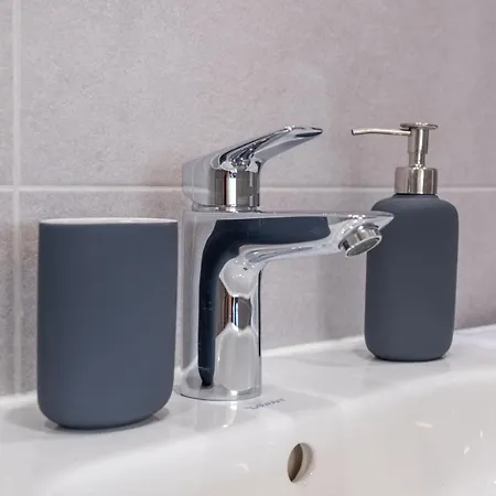 Spacious Mustamaee - Free Parking Таллин