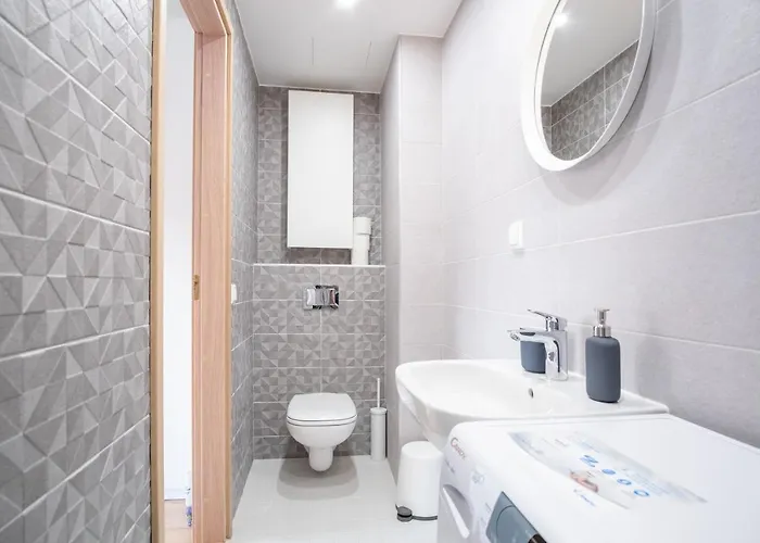 Apartment Spacious Mustamaee - Free Parking Tallinn