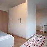 Mustamaee Next To Shops & Cinema - Free Parking *